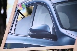 Toyota-Rav4-Outdoor-Website-window